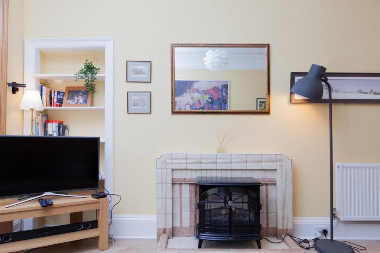 Elegant Traditional Edinburgh City Centre Flat Buitenkant foto